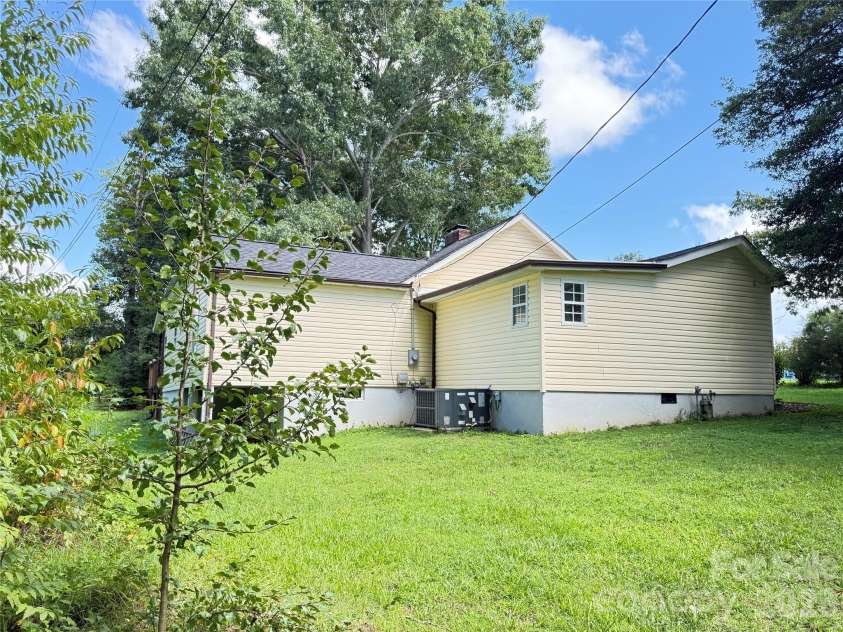 1442 Lee Pearson Road, Lenoir, NC 28645.  MLS# CAR4374752, YatesRealty ID 15903. 