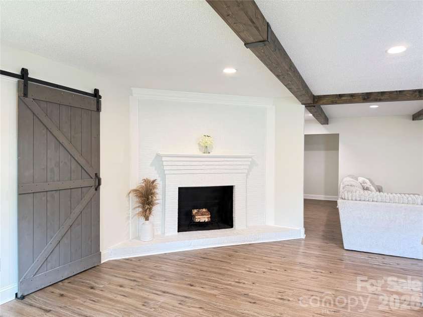1442 Lee Pearson Road, Lenoir, NC 28645.  MLS# CAR4374752, YatesRealty ID 15903. Fireplace/Bonus Room