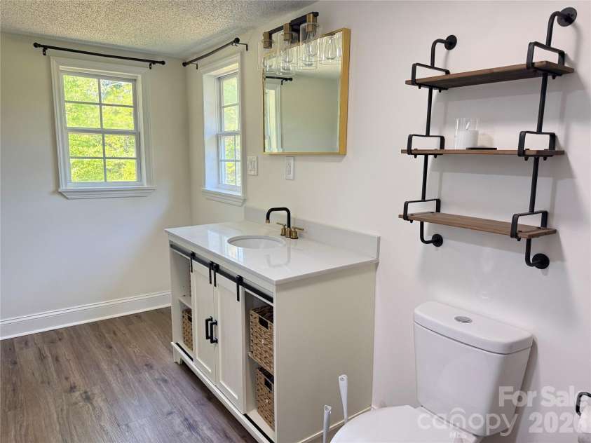 1442 Lee Pearson Road, Lenoir, NC 28645.  MLS# CAR4374752, YatesRealty ID 15903. Hall Bath