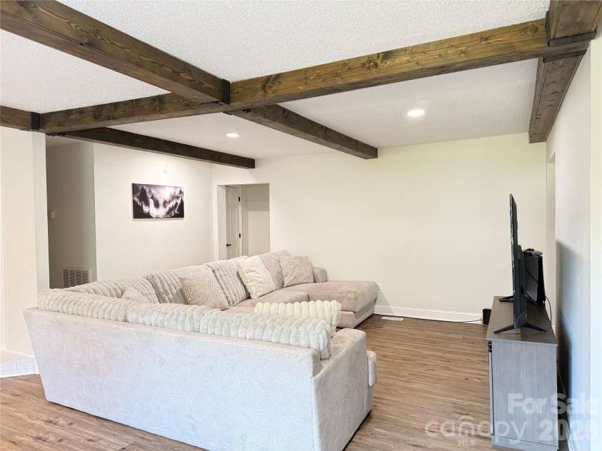 1442 Lee Pearson Road, Lenoir, NC 28645.  MLS# CAR4374752, YatesRealty ID 15903. Living Room