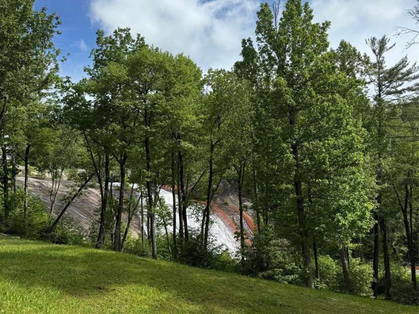 30 Lower Tanglewood Road, Lake Toxaway, NC 28747.  MLS# CAR4176732, YatesRealty ID 15904. 