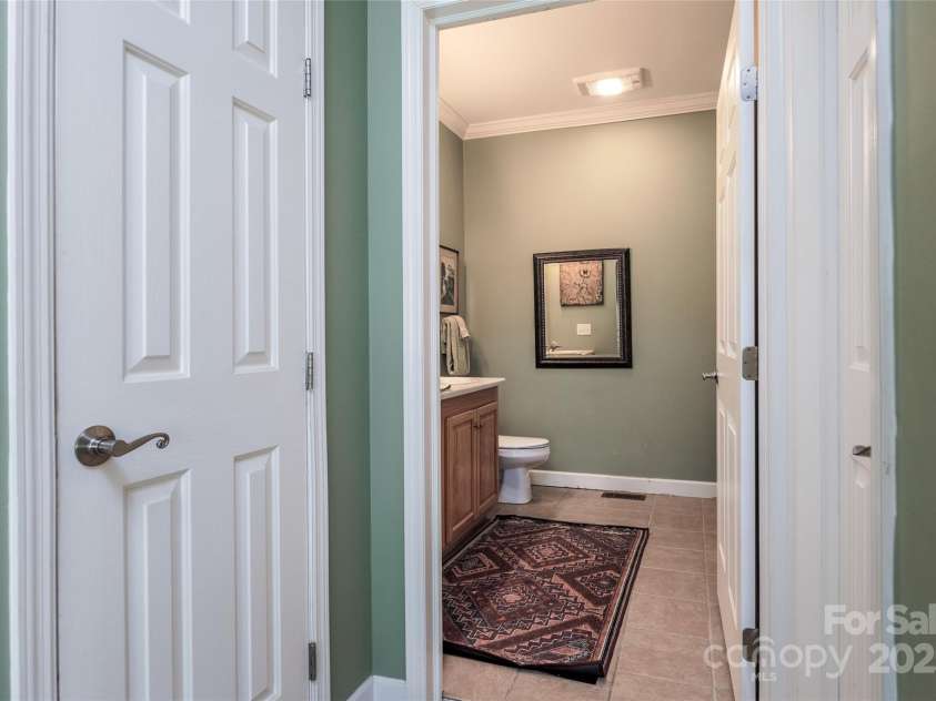 30 Lower Tanglewood Road, Lake Toxaway, NC 28747.  MLS# CAR4176732, YatesRealty ID 15904. 