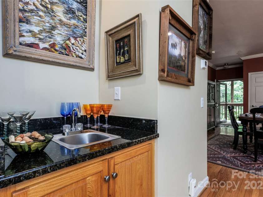 30 Lower Tanglewood Road, Lake Toxaway, NC 28747.  MLS# CAR4176732, YatesRealty ID 15904. 