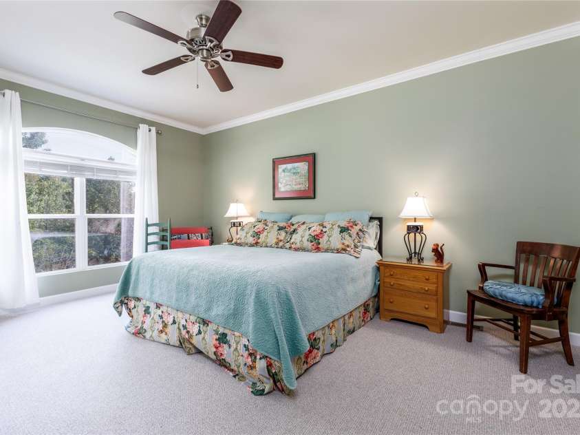 30 Lower Tanglewood Road, Lake Toxaway, NC 28747.  MLS# CAR4176732, YatesRealty ID 15904. Linens-everthing included