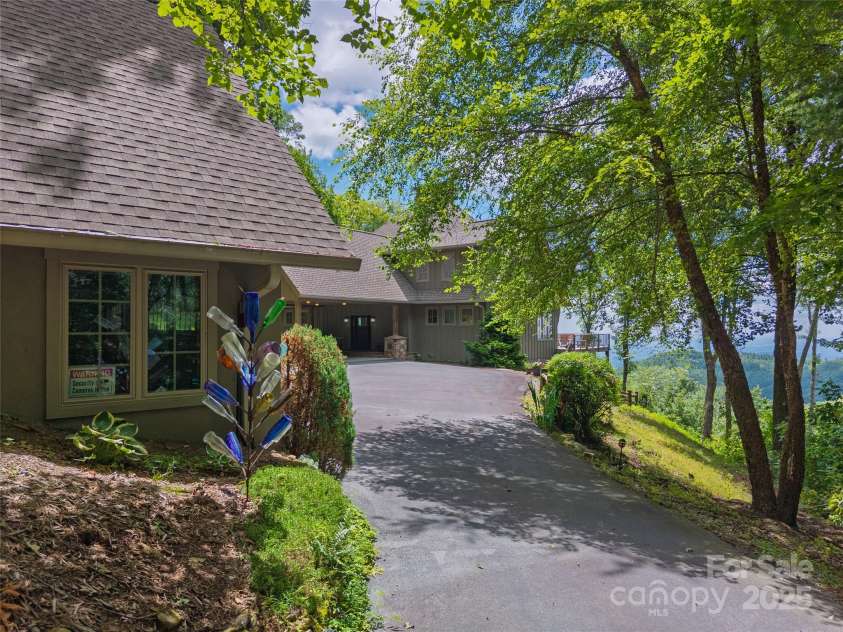 315 Jocassee Trail, Sapphire, NC 28774.  MLS# CAR4237520, YatesRealty ID 15906. 