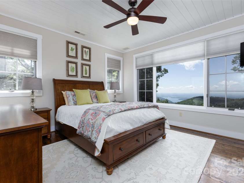 315 Jocassee Trail, Sapphire, NC 28774.  MLS# CAR4237520, YatesRealty ID 15906. 