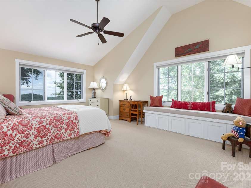 315 Jocassee Trail, Sapphire, NC 28774.  MLS# CAR4237520, YatesRealty ID 15906. 