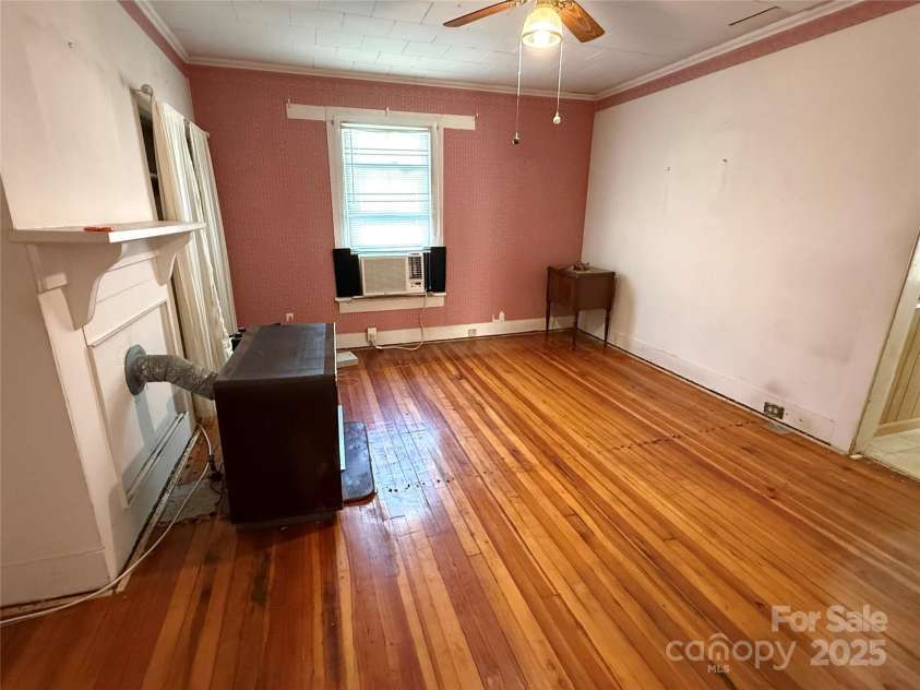 125 Hunter Street, Salisbury, NC 28144.  MLS# CAR4258864, YatesRealty ID 15907. 