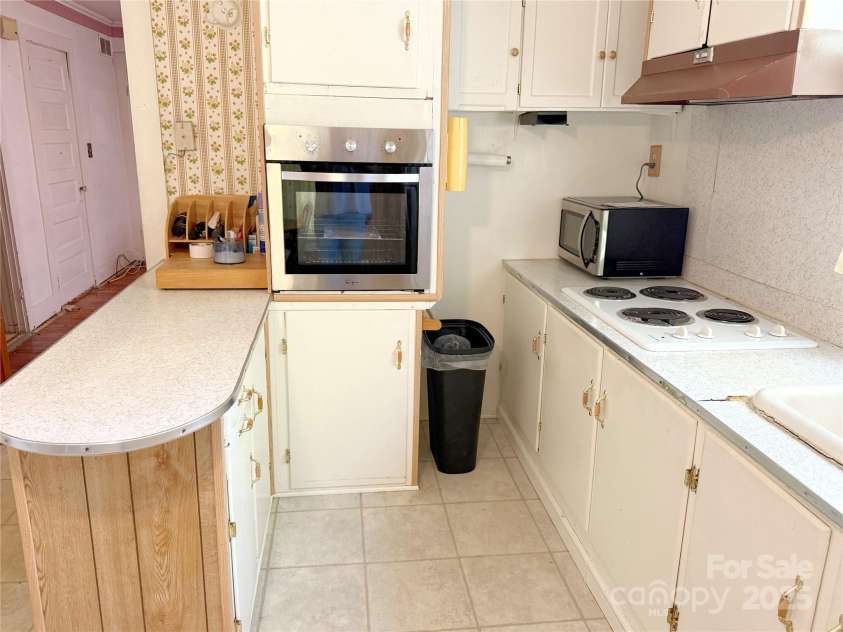 125 Hunter Street, Salisbury, NC 28144.  MLS# CAR4258864, YatesRealty ID 15907. 