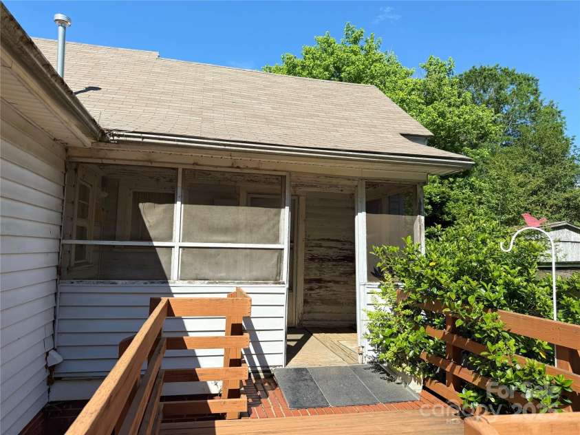125 Hunter Street, Salisbury, NC 28144.  MLS# CAR4258864, YatesRealty ID 15907. 