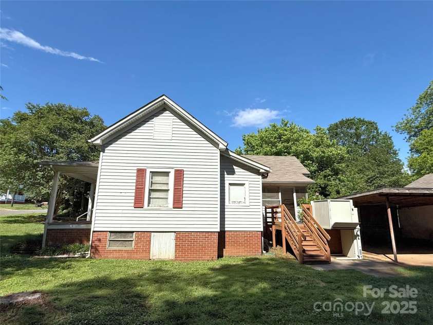 125 Hunter Street, Salisbury, NC 28144.  MLS# CAR4258864, YatesRealty ID 15907. 
