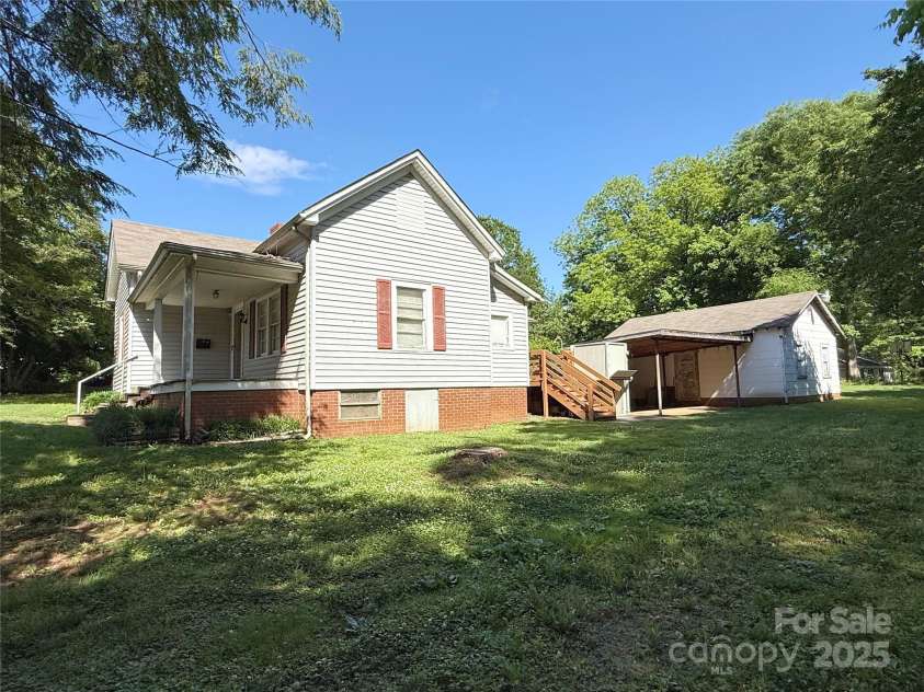 125 Hunter Street, Salisbury, NC 28144.  MLS# CAR4258864, YatesRealty ID 15907. 