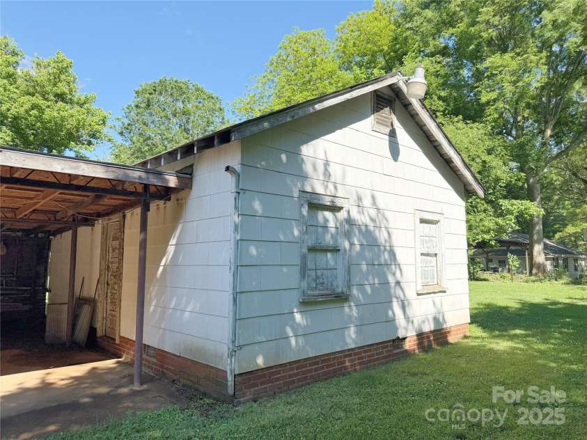 125 Hunter Street, Salisbury, NC 28144.  MLS# CAR4258864, YatesRealty ID 15907. 