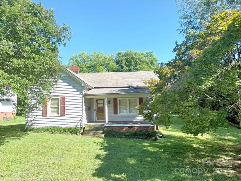 125 Hunter Street, Salisbury, NC 28144.  MLS# CAR4258864, YatesRealty ID 15907. 