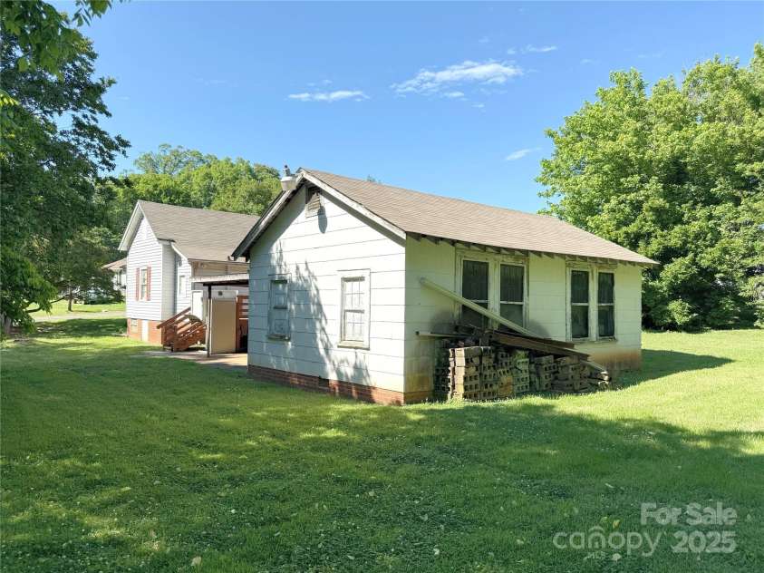 125 Hunter Street, Salisbury, NC 28144.  MLS# CAR4258864, YatesRealty ID 15907. 
