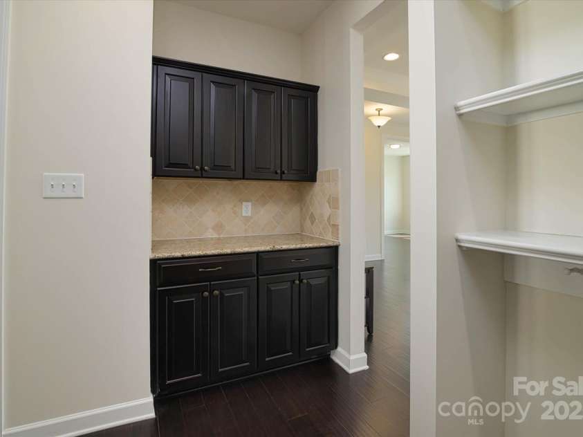 1495 Imperial Court, York, SC 29745.  MLS# CAR4241935, YatesRealty ID 15908. Butlers pantry just off the kitchen