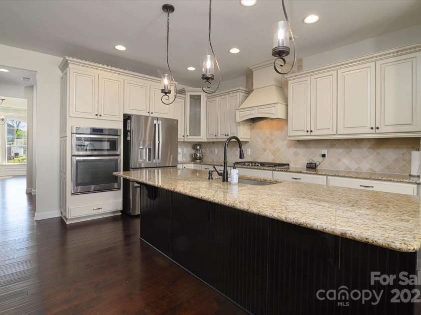 1495 Imperial Court, York, SC 29745.  MLS# CAR4241935, YatesRealty ID 15908. Gourmet Kitchen with granite counters