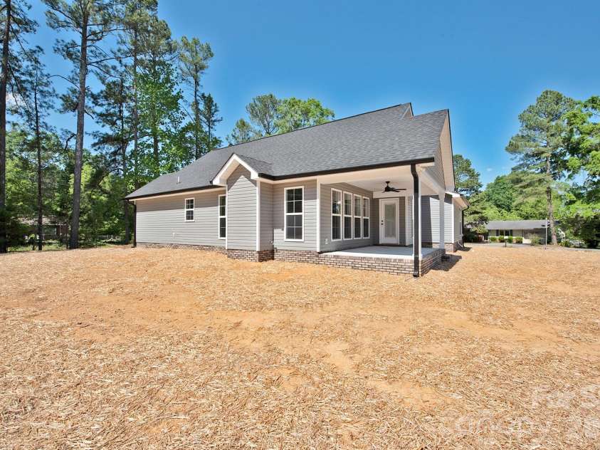 586 Wilhelm Place, Concord, NC 28025.  MLS# CAR4374931, YatesRealty ID 15909. 