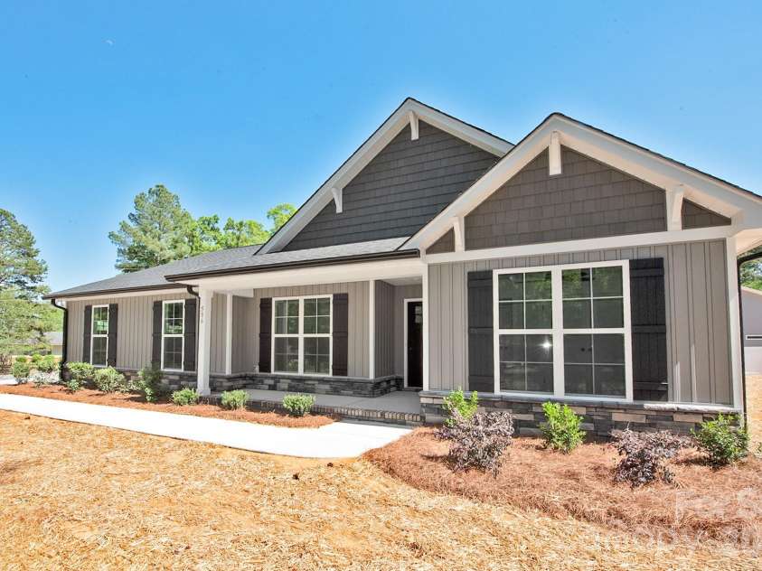 586 Wilhelm Place, Concord, NC 28025.  MLS# CAR4374931, YatesRealty ID 15909. 