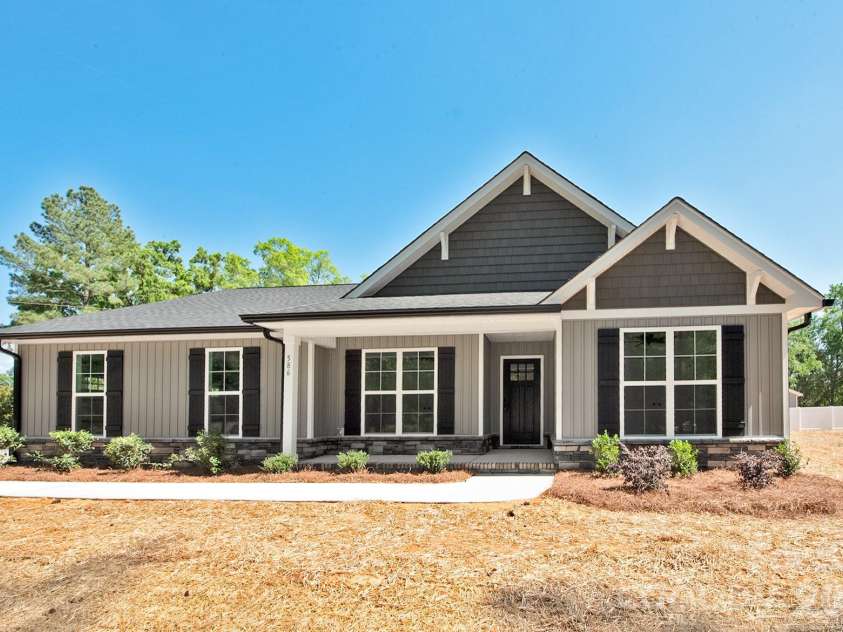 586 Wilhelm Place, Concord, NC 28025.  MLS# CAR4374931, YatesRealty ID 15909. 