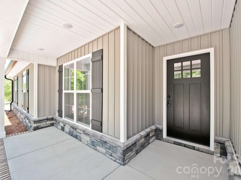 586 Wilhelm Place, Concord, NC 28025.  MLS# CAR4374931, YatesRealty ID 15909. 