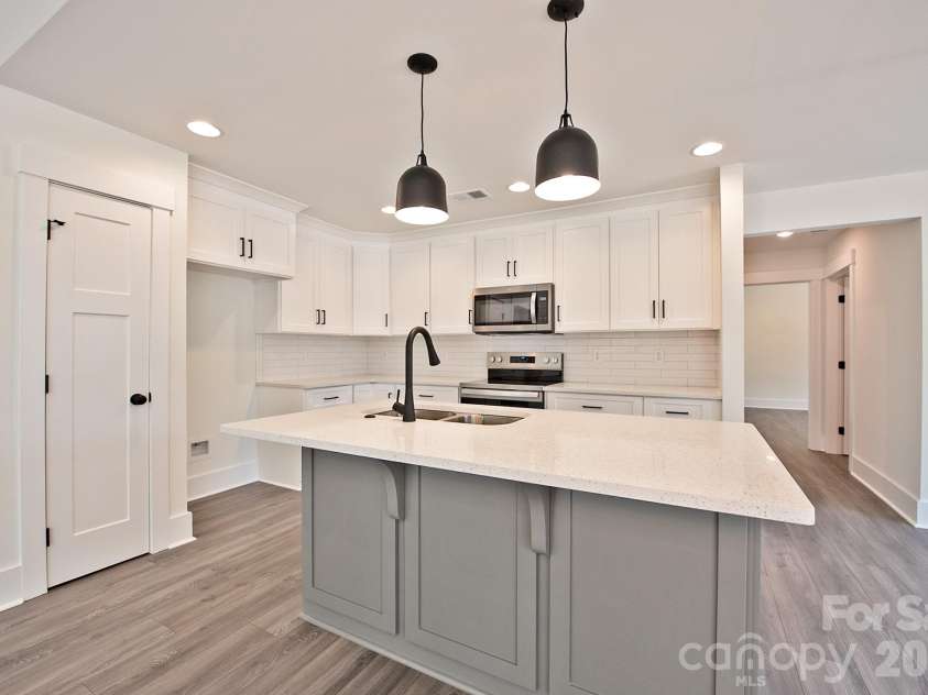 586 Wilhelm Place, Concord, NC 28025.  MLS# CAR4374931, YatesRealty ID 15909. 