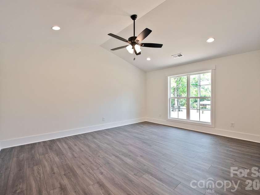 586 Wilhelm Place, Concord, NC 28025.  MLS# CAR4374931, YatesRealty ID 15909. 