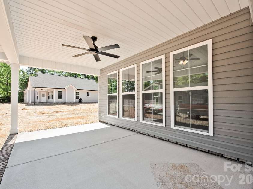 586 Wilhelm Place, Concord, NC 28025.  MLS# CAR4374931, YatesRealty ID 15909. 