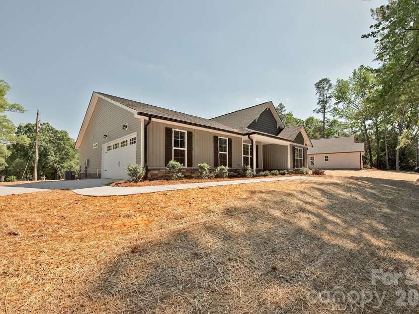 586 Wilhelm Place, Concord, NC 28025.  MLS# CAR4374931, YatesRealty ID 15909. 