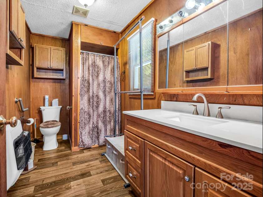 620 Smith Waldrop Road, Columbus, NC 28722.  MLS# CAR4209729, YatesRealty ID 15909. Bathroom at Cabin