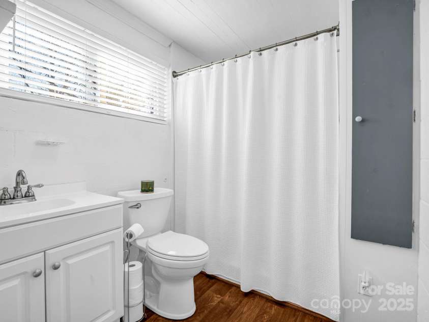 620 Smith Waldrop Road, Columbus, NC 28722.  MLS# CAR4209729, YatesRealty ID 15909. Bathroom in Main house.