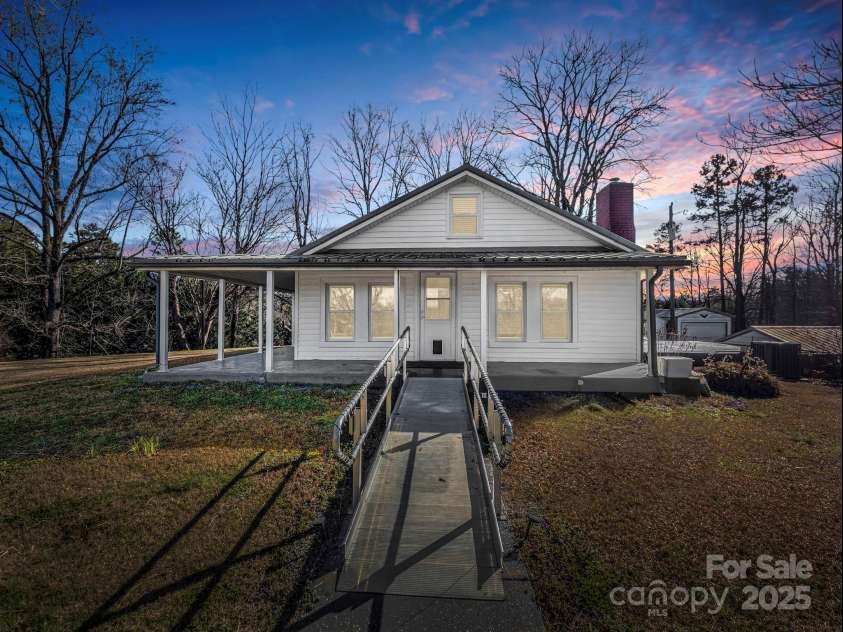 620 Smith Waldrop Road, Columbus, NC 28722.  MLS# CAR4209729, YatesRealty ID 15909. Ramp can be removed, if buyers do not want to use it.