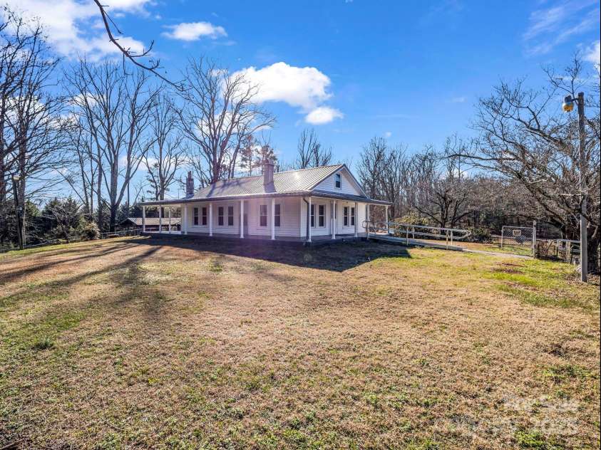 620 Smith Waldrop Road, Columbus, NC 28722.  MLS# CAR4209729, YatesRealty ID 15909. The yard around main house is fenced.