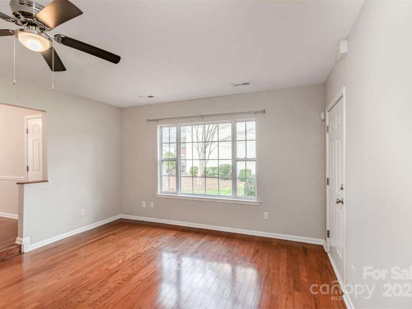 3610 Melrose Cottage Drive, Matthews, NC 28105.  MLS# CAR4223491, YatesRealty ID 1591. Living Room