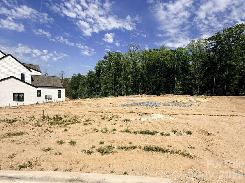 1425 Samuel Spencer Parkway, Davidson, NC 28036.  MLS# CAR4373204, YatesRealty ID 15910. 
