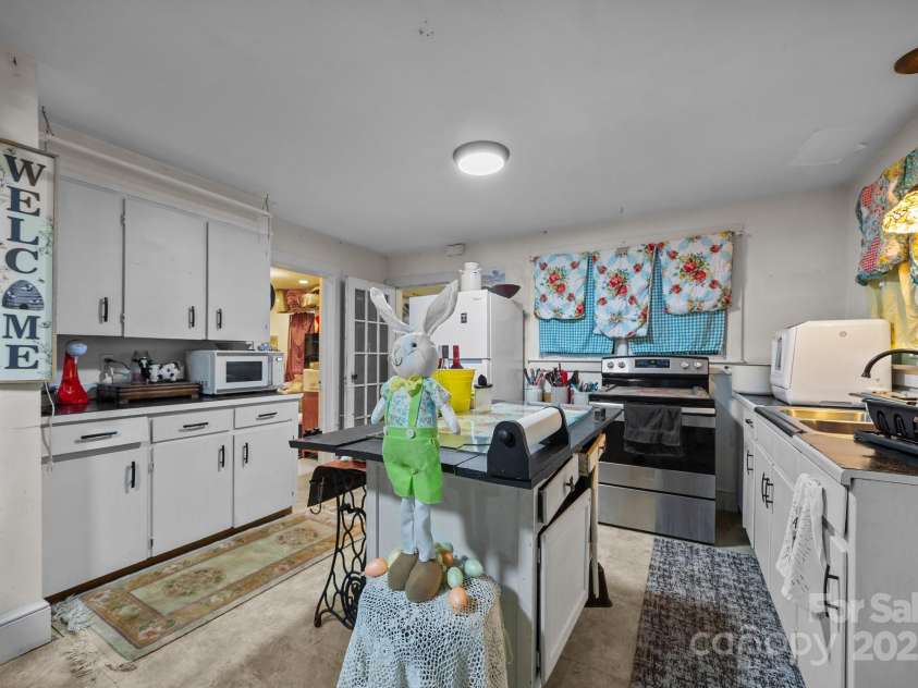 3004 Cane Creek Road, Bakersville, NC 28705.  MLS# CAR4240677, YatesRealty ID 15910. 