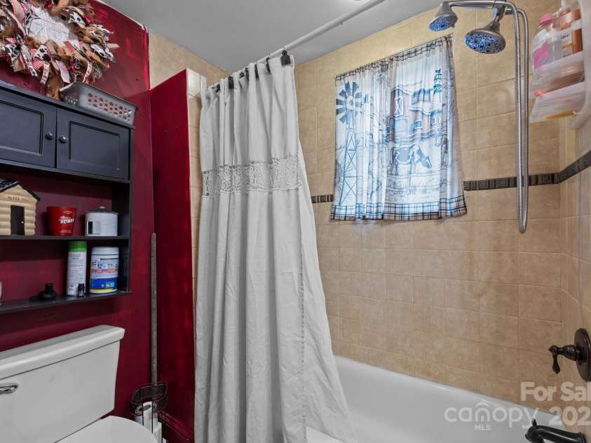 3004 Cane Creek Road, Bakersville, NC 28705.  MLS# CAR4240677, YatesRealty ID 15910. Bathroom