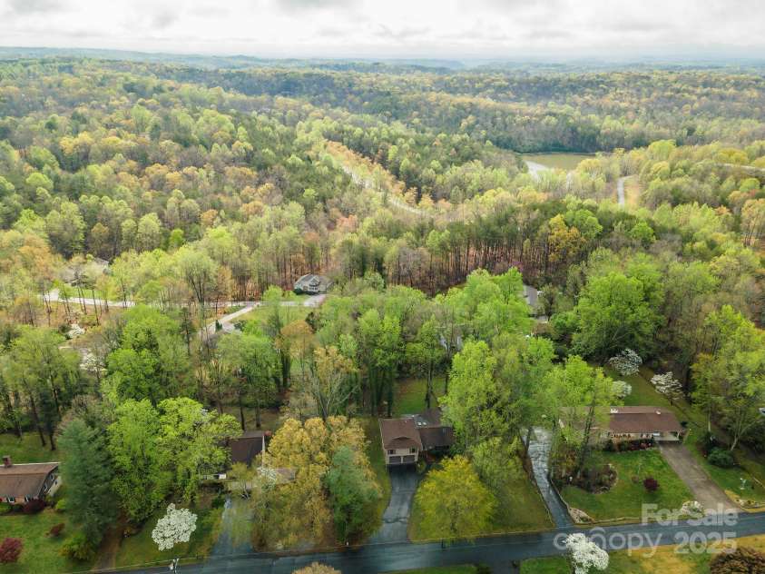 411 Holly Hill Drive, Columbus, NC 28722.  MLS# CAR4237251, YatesRealty ID 15912. 