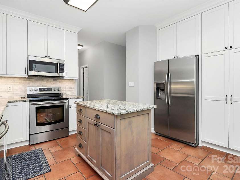 516 Aspen Lane, Indian Trail, NC 28079.  MLS# CAR4256015, YatesRealty ID 15913. 