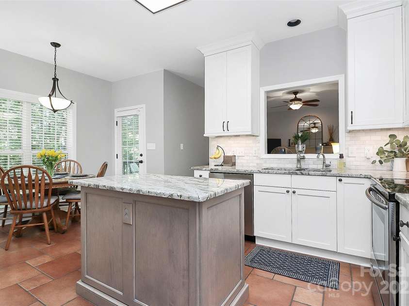 516 Aspen Lane, Indian Trail, NC 28079.  MLS# CAR4256015, YatesRealty ID 15913. 