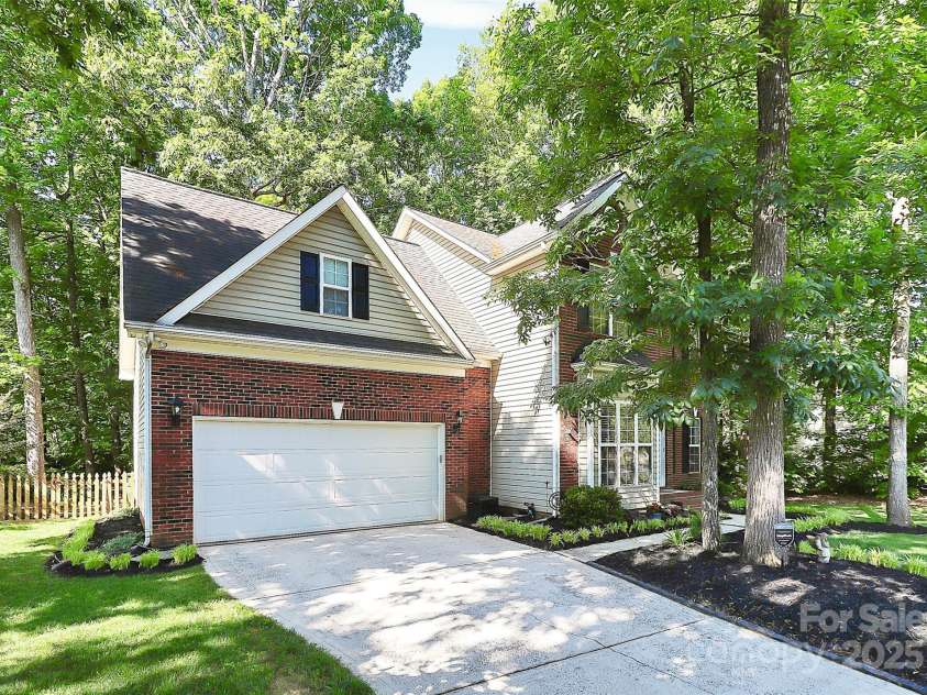 516 Aspen Lane, Indian Trail, NC 28079.  MLS# CAR4256015, YatesRealty ID 15913. 