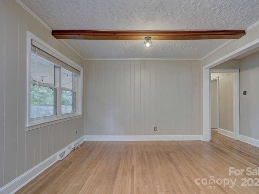 3951 Whitehall Drive, Charlotte, NC 28208.  MLS# CAR4259275, YatesRealty ID 15914. 