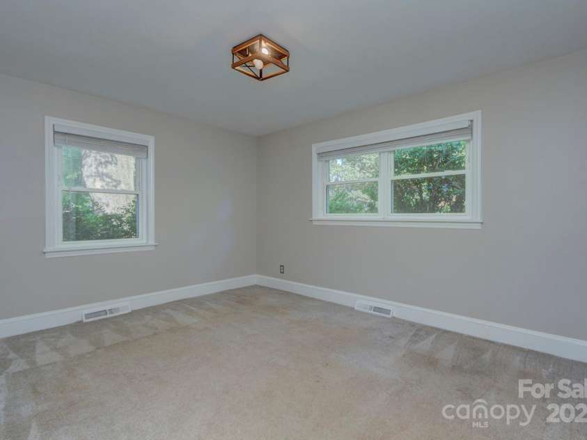 3951 Whitehall Drive, Charlotte, NC 28208.  MLS# CAR4259275, YatesRealty ID 15914. 