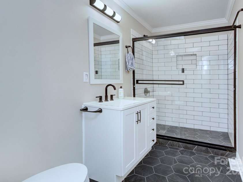 3951 Whitehall Drive, Charlotte, NC 28208.  MLS# CAR4259275, YatesRealty ID 15914. 