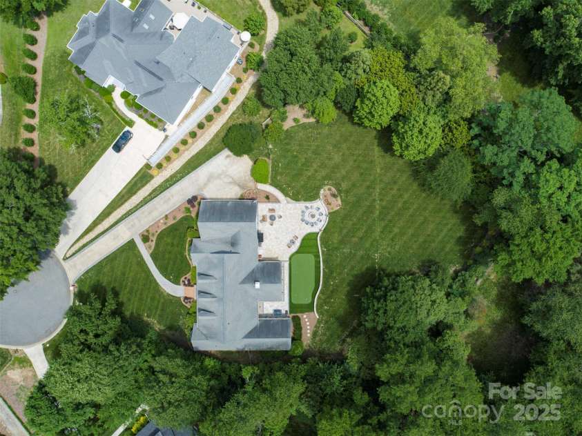 4201 Quail Hunt Lane, Charlotte, NC 28226.  MLS# CAR4261393, YatesRealty ID 15915. 