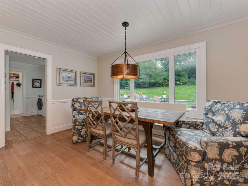 4201 Quail Hunt Lane, Charlotte, NC 28226.  MLS# CAR4261393, YatesRealty ID 15915. Breakfast Area