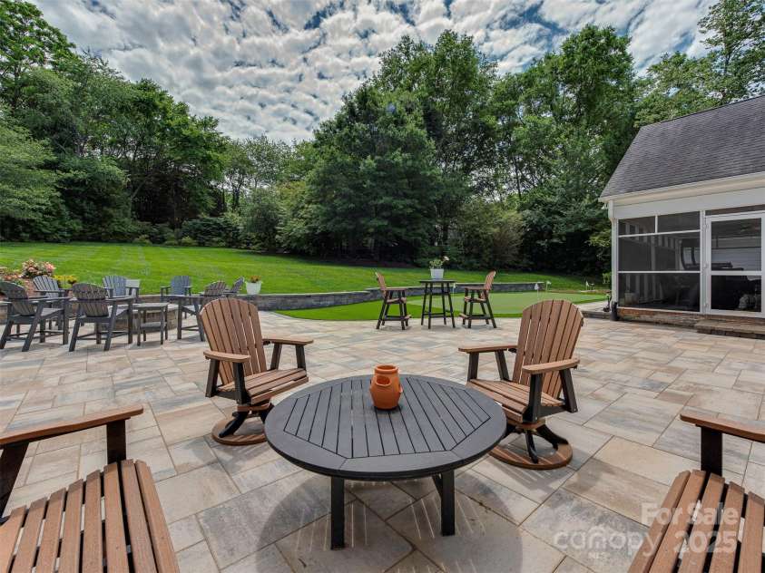4201 Quail Hunt Lane, Charlotte, NC 28226.  MLS# CAR4261393, YatesRealty ID 15915. Multiple Outdoor Sitting Areas