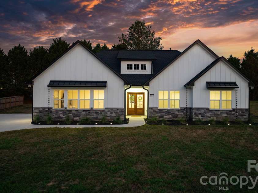 520 Allen Way, Indian Trail, NC 28079.  MLS# CAR4399209, YatesRealty ID 15915. 
