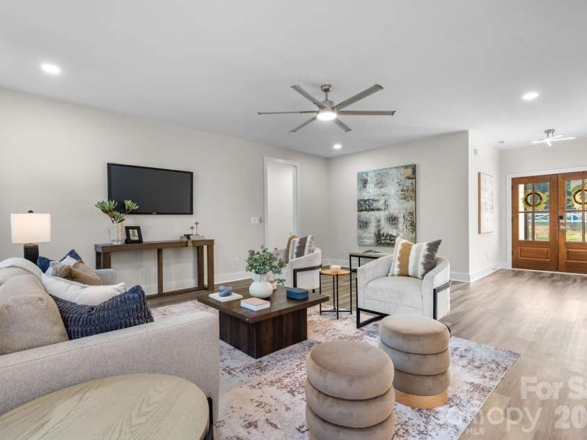 520 Allen Way, Indian Trail, NC 28079.  MLS# CAR4399209, YatesRealty ID 15915. 