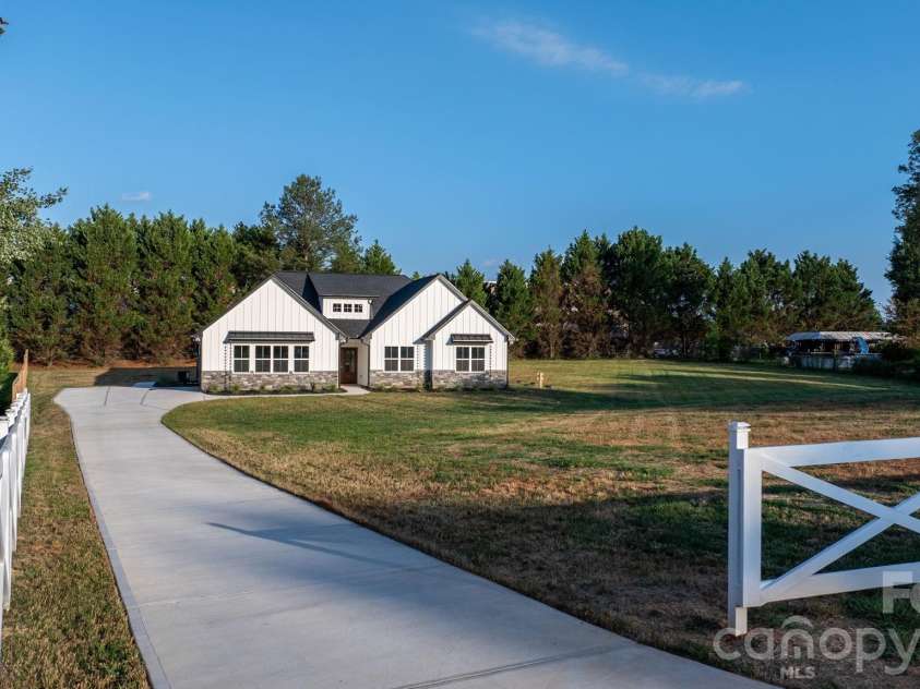 520 Allen Way, Indian Trail, NC 28079.  MLS# CAR4399209, YatesRealty ID 15915. 